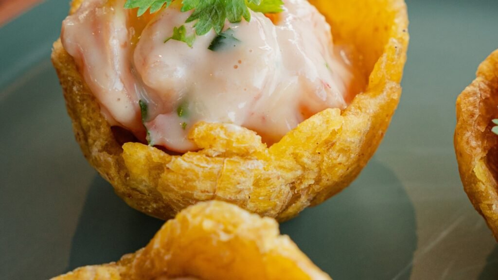 Canastas de Iwana: camarones en canasta de plátano verde del gastrobar